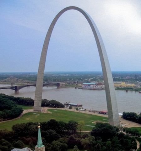 March ends at St. Louis Arch, closes monument