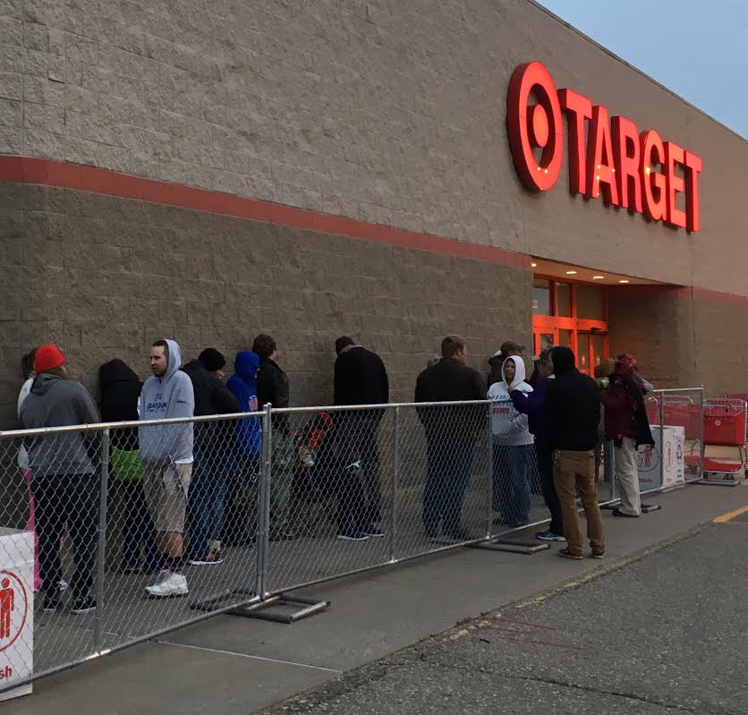 Gobbling Up Savings in Salina - What Time Are Stores Opening On Black Friday 2022 Tn
